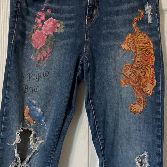 Torrid Ripped / Distressed Girlfriend Cropped Jeans with Tiger and Bird - Picture 2 of 6